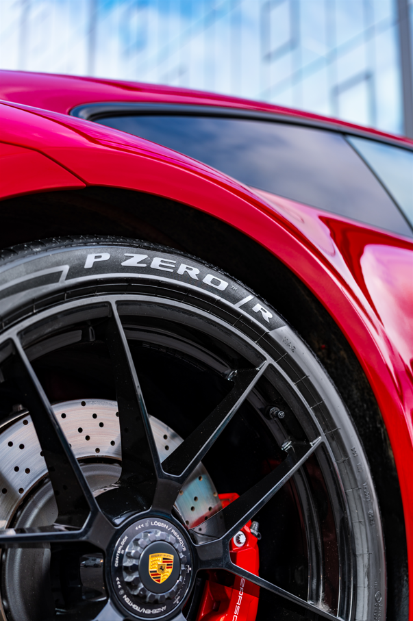 保时捷911 GTS_倍耐力P Zero R_5